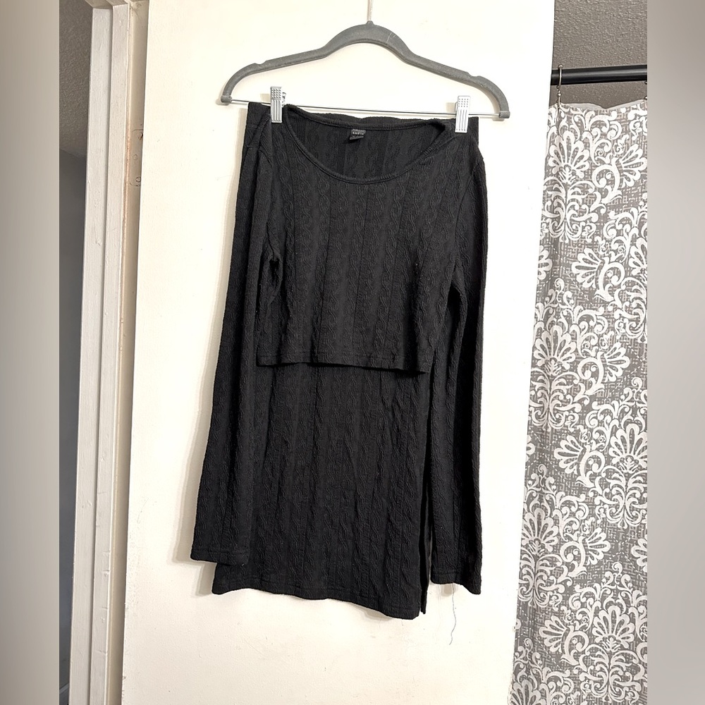 Black knit 2 piece skirt set . Size Medium . Like new !!!